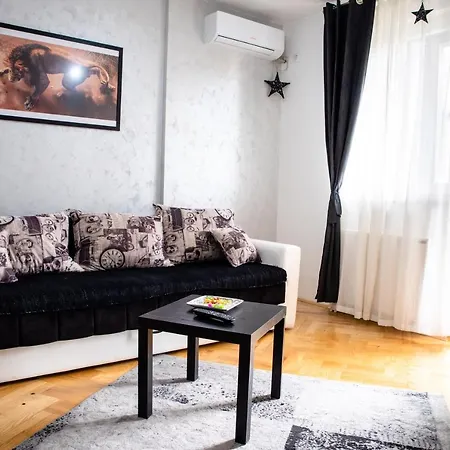 Apartment Apartman Black Star Novi Sad