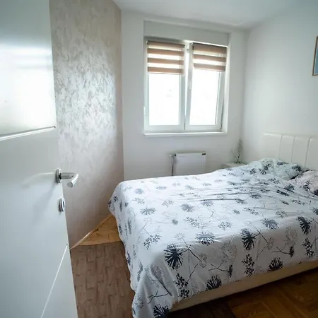 Apartman Black Star